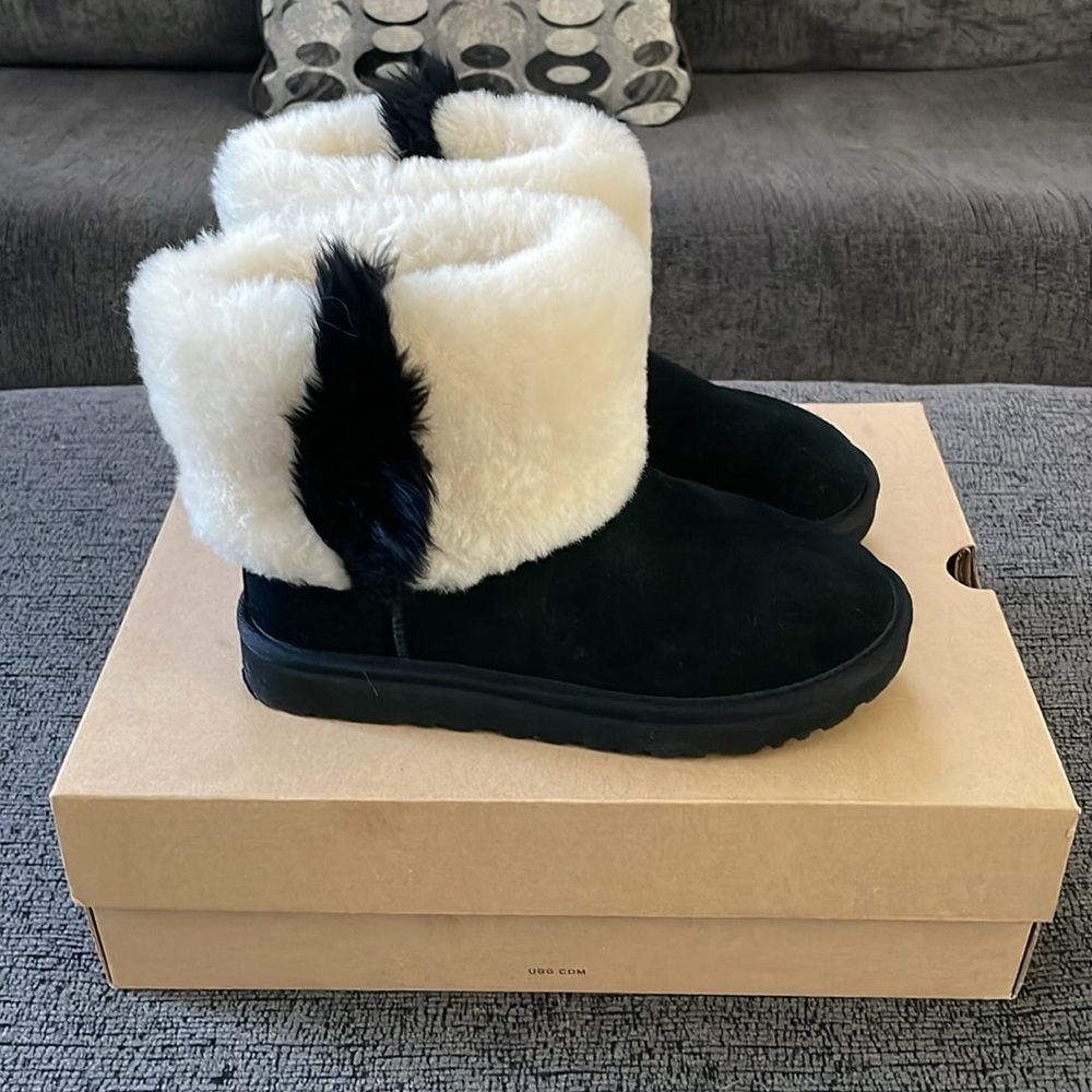 Ugg Women Classic Mini Wisp Boots - Picture 5 of 8